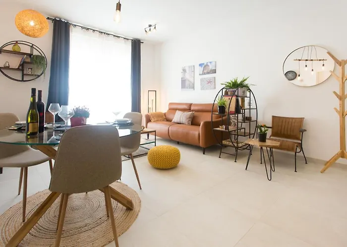 Domus *