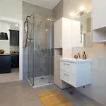 Domus *
