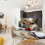 Domus *
